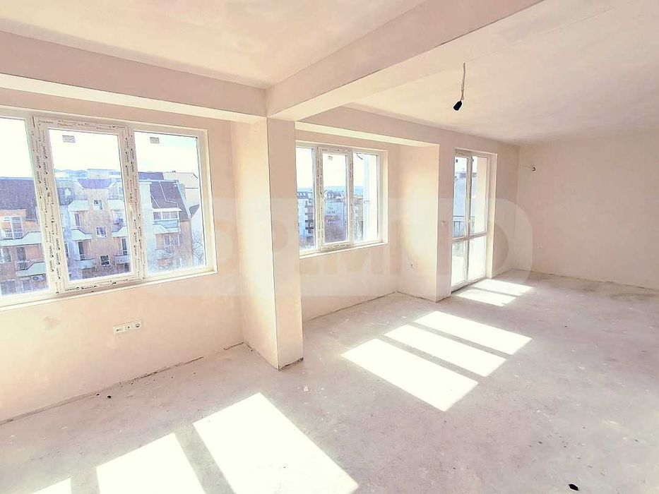 Продава се Четиристаен апартамент в Варна, Колхозен пазар - 137 кв.м за 845 €/кв.м - Снимка #1