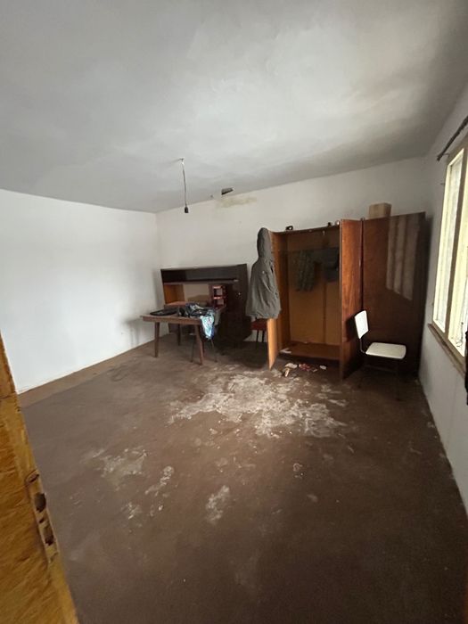 Къща на 2 етажа с мазе, гараж и кладенец – с. Крушето