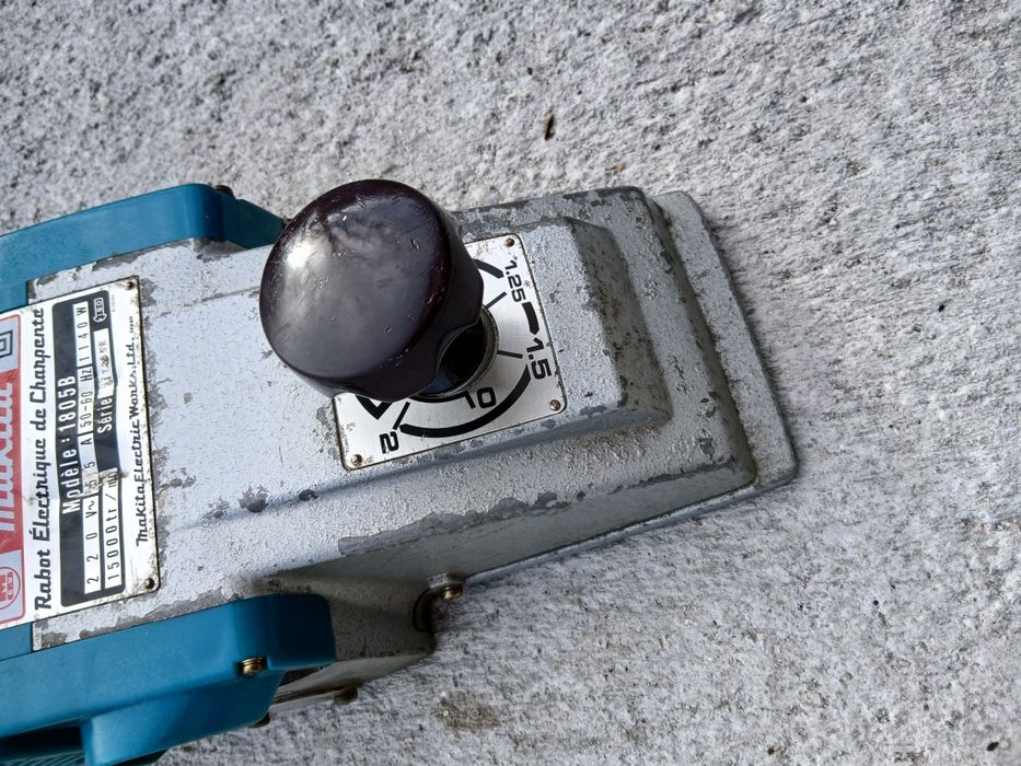 Голямо професионално ренде Makita 1805B