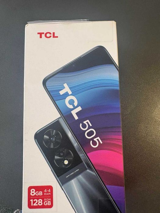 смяртфон TCL 505