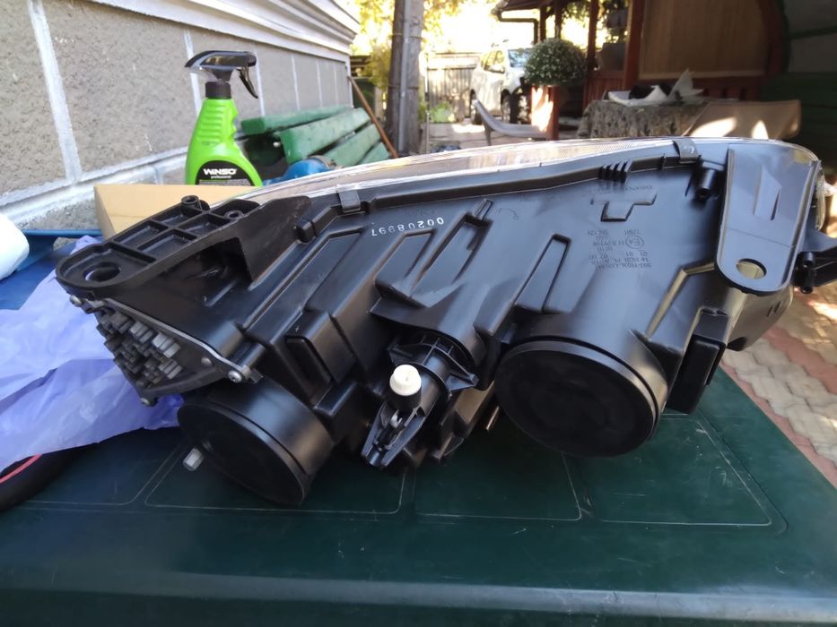 Pereche faruri noi Dacia Duster model 2018