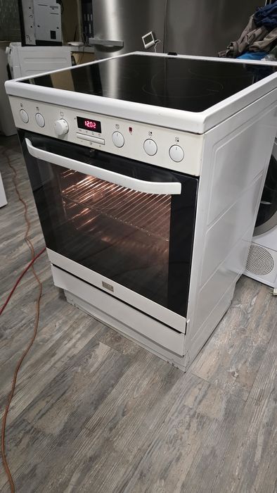 Печка Voss Electrolux induction