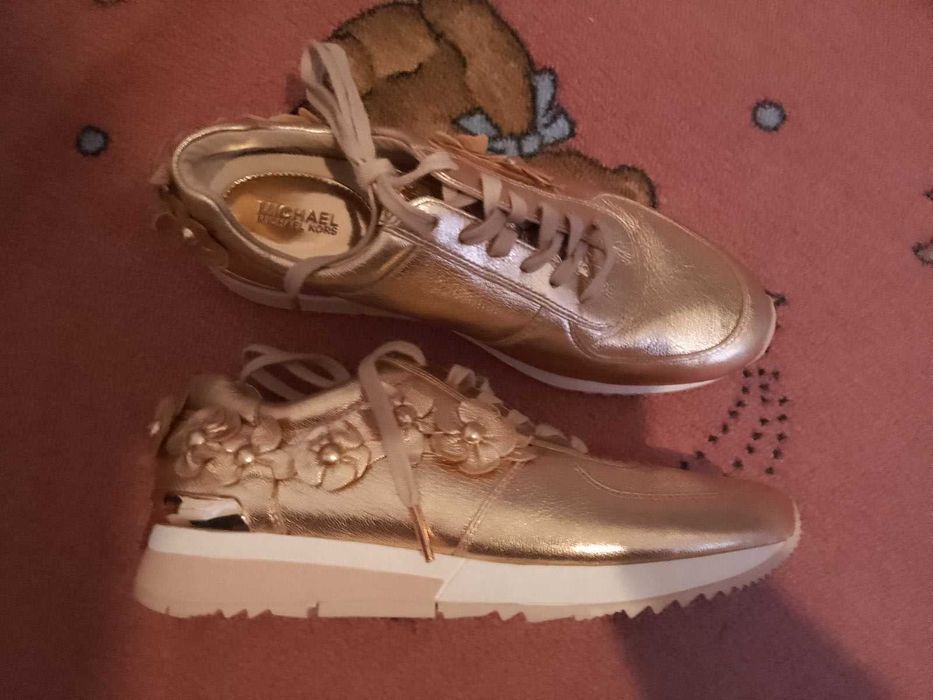 Michael Kors чисто нови естествена кожа