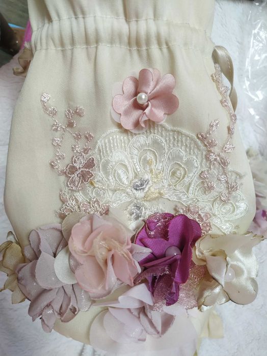 Vând rochie de mireasă, model unicat, pictată manual