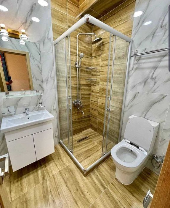 Душевые кабины и перегородки из калённого стекла