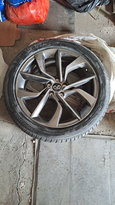 Продам шины 255/45/20