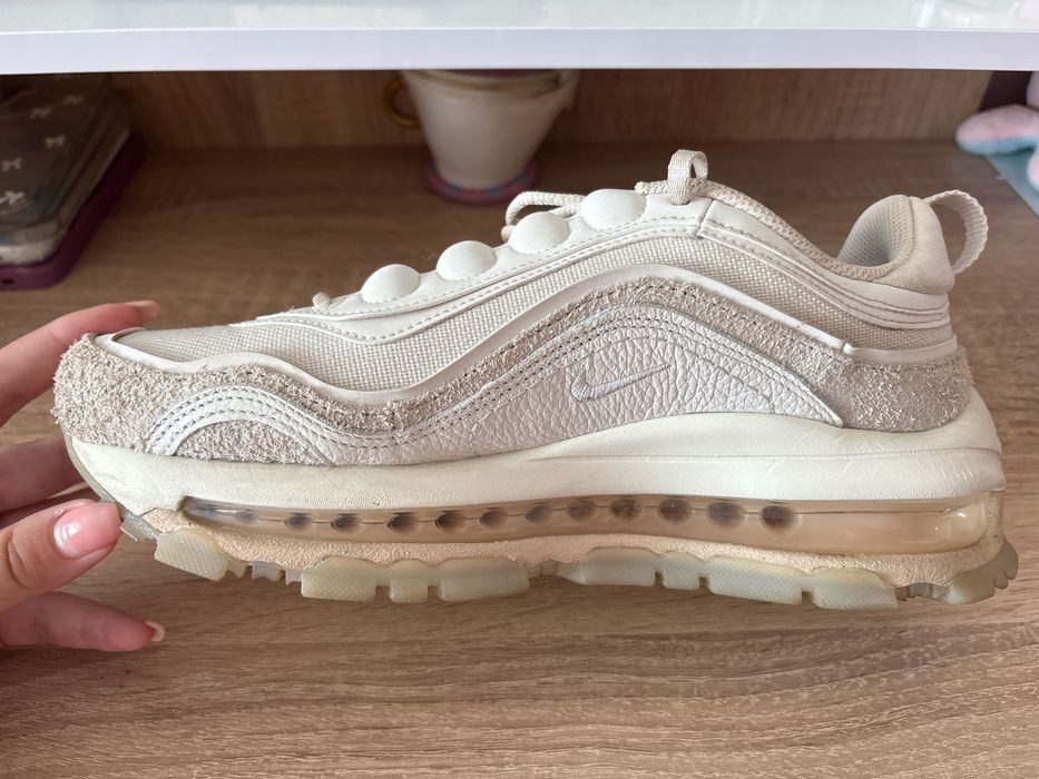 Обувки на Nike 97