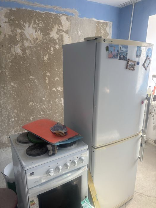 Газ и холодильник 20000 тг