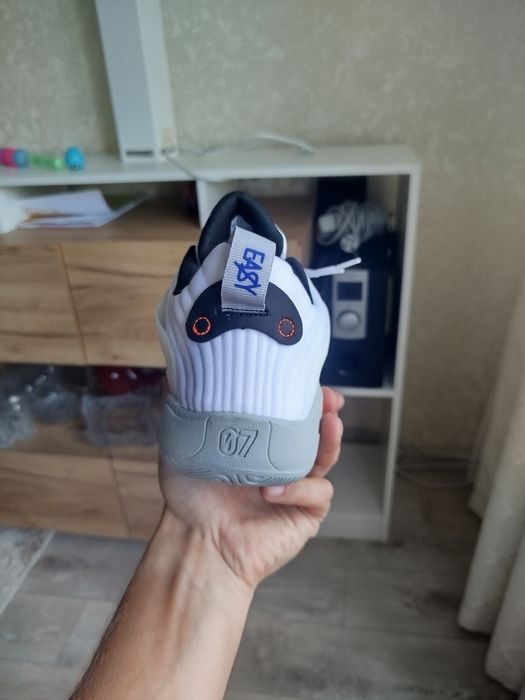Кроссовки Nike 42 размер (26см)