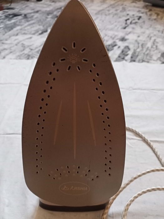 Продам утюг ARSHIA.