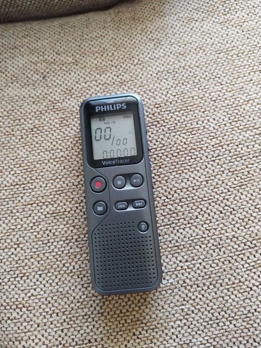 Reportofon Philips Voice Tracer cu baterii AAA Functional