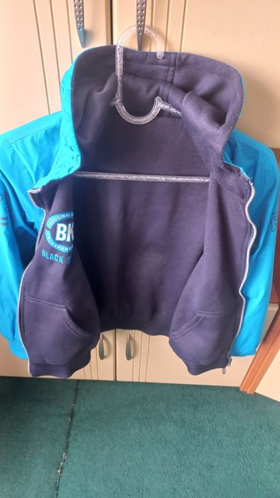 Синьо Яке за момче.