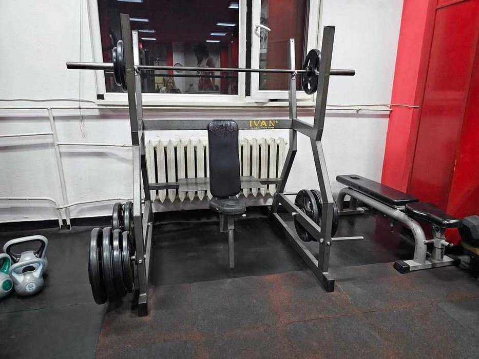 фитнес уреди - раменна преса и уред за трицепс