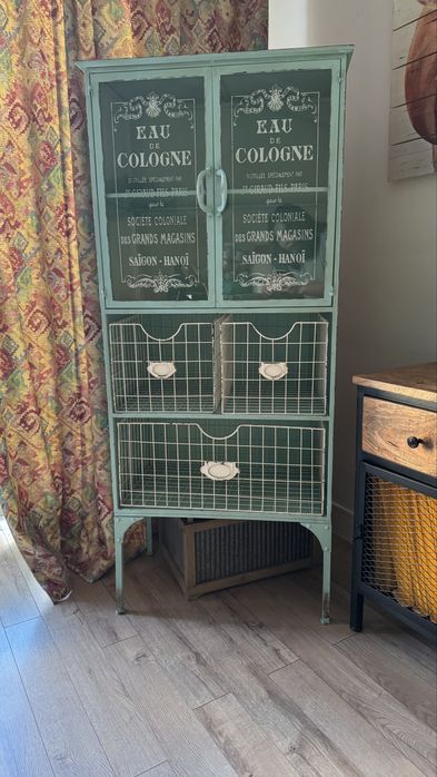 Продам шкаф Ashley