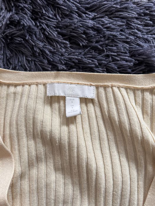 Жилетка на h&m.