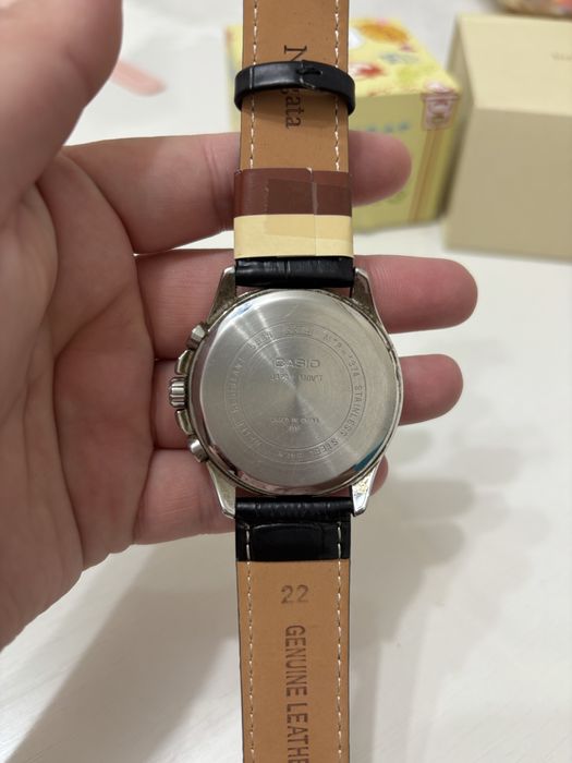 Продам часы касио!