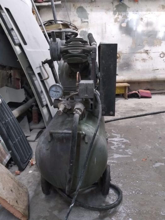 Продам компрессор