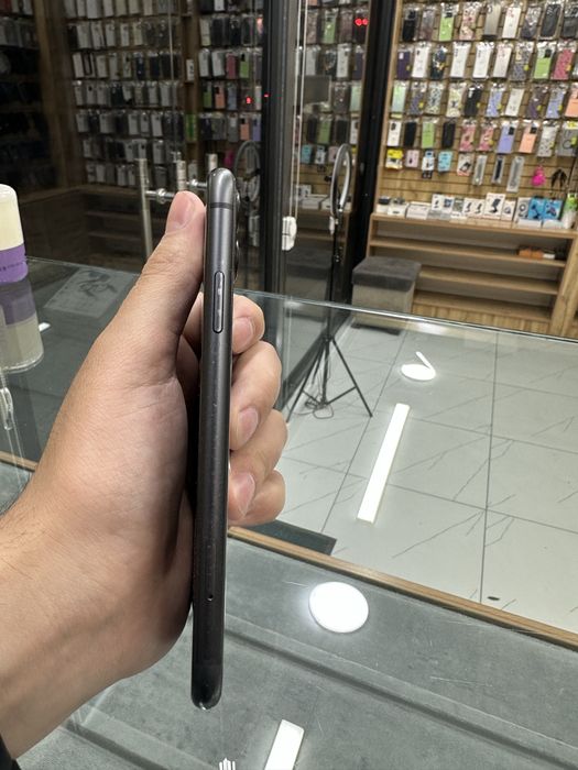 iPhone 11    Б/у