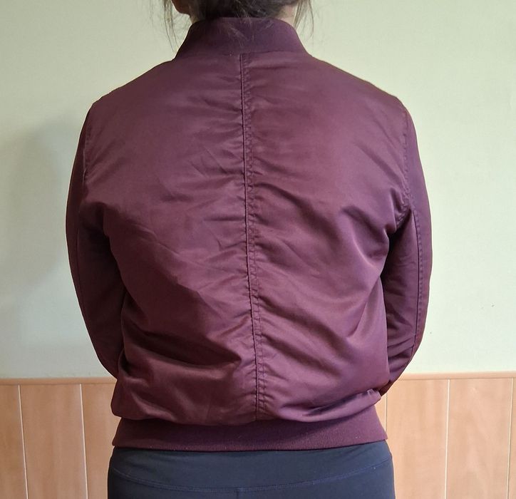 Винено яке бомбър