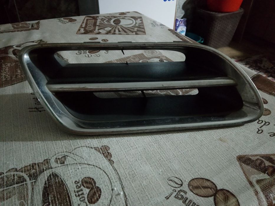 Продам решетку радиатора