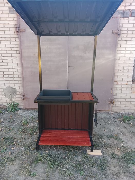 Мангал с  крышей