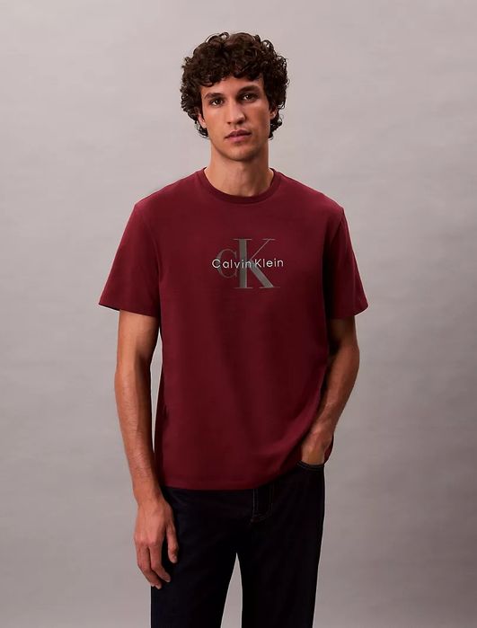 Футболка от Calvin Klein