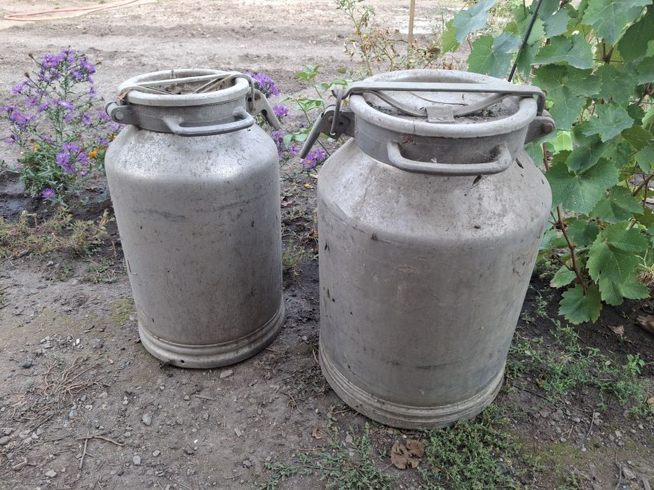 Фляги   ,и стеклянный бутыль