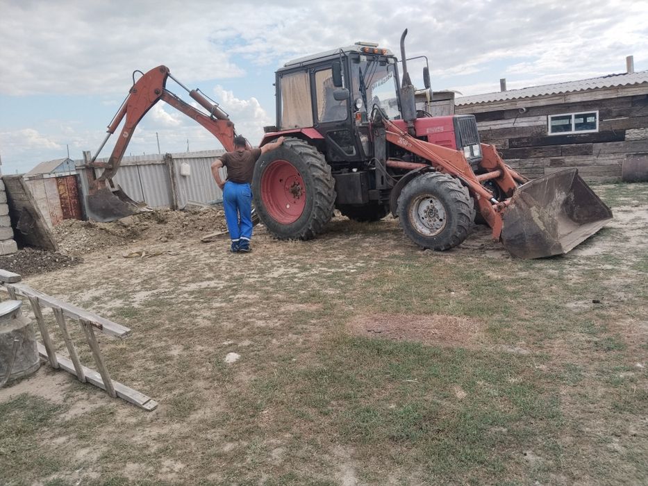 Продам Эксковатор -Погрузчик 892