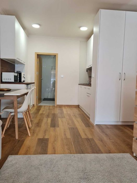 ”Мати” просторни студия до кк Св. Св. Константин и Елена