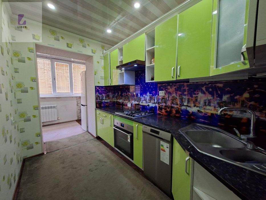 Продается 2 х комнатная квартира. Срочно. Мархабо