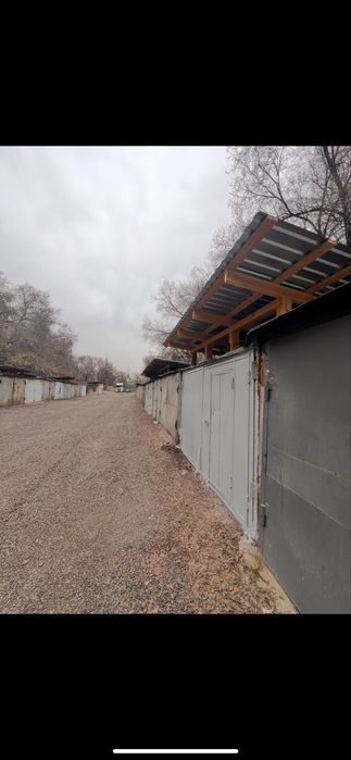 Гараж капитальный,