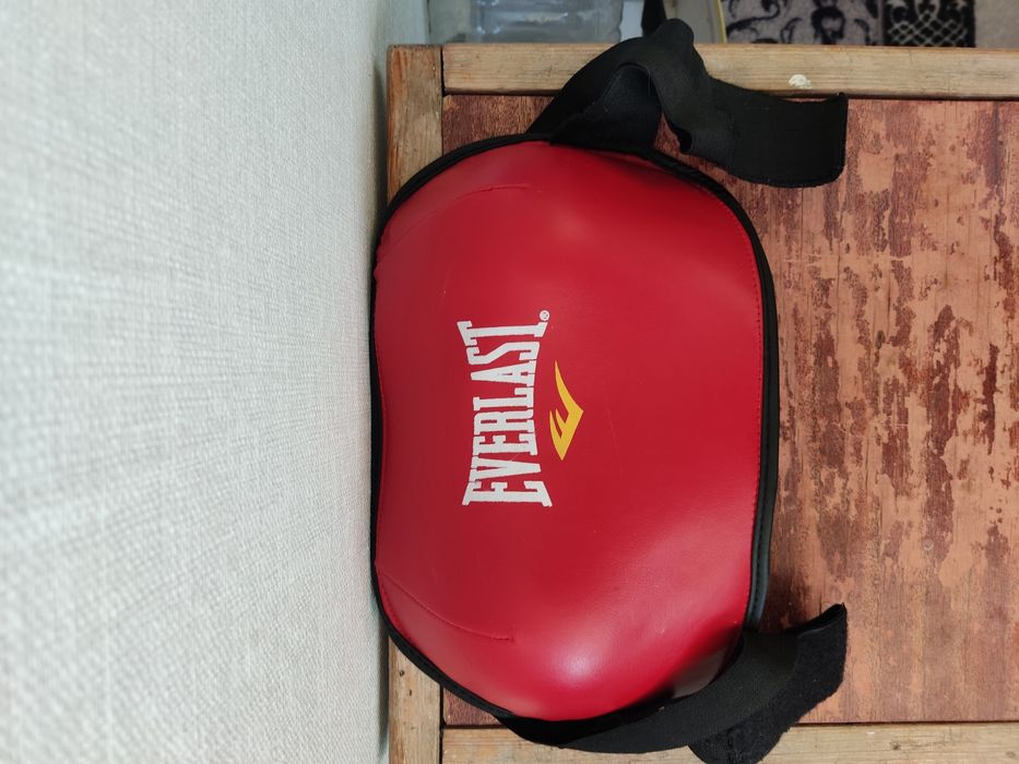 Продам нагрудники детские