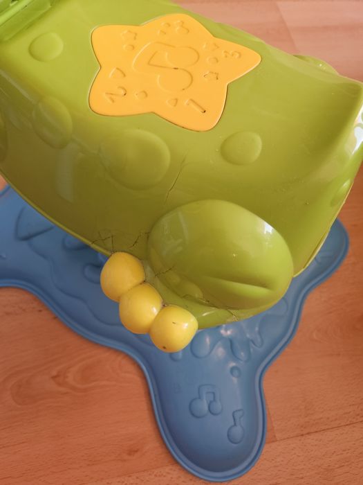 VTech Bounce & Laugh Frog – музикална жаба за скачане / активна бебешка играчка