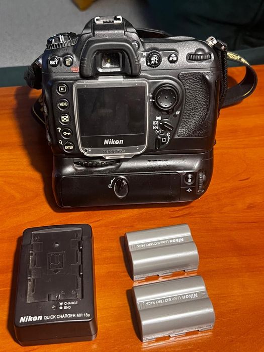 Фотоаппарат Nikon D200