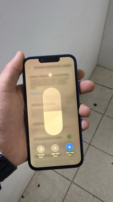 IPhone 13  көк түсте