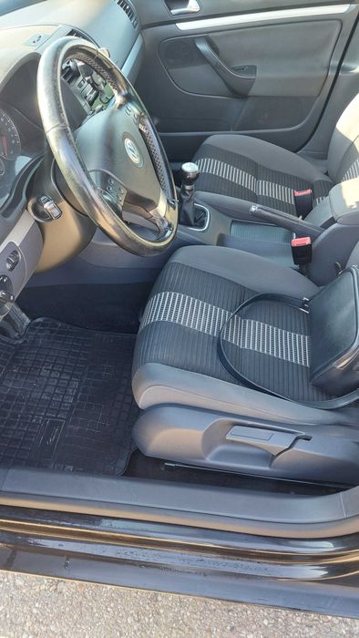 Wolkswagen Golf V 1.6 MPI-105 CP