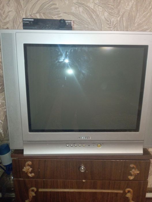 Телевизор старый
