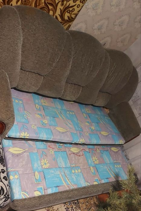 продаем раскладной  диван