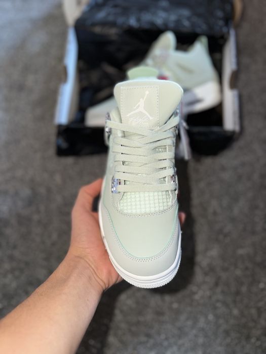 Air Jordan 4 (42)