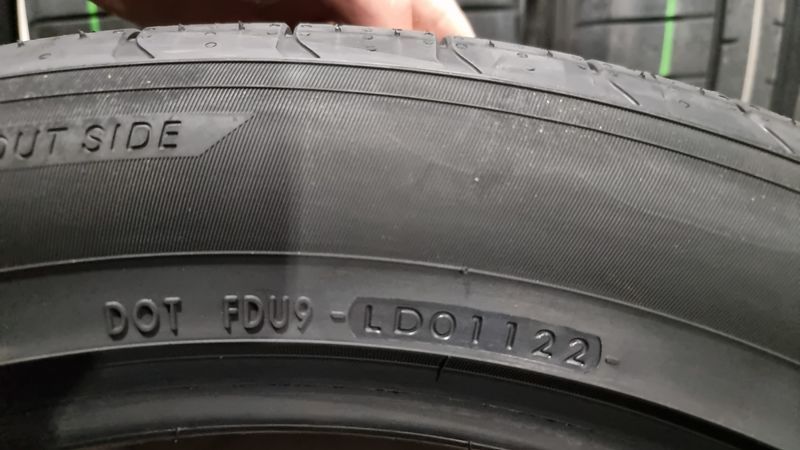 325/40/22//285/45/22 YOKOHAMA