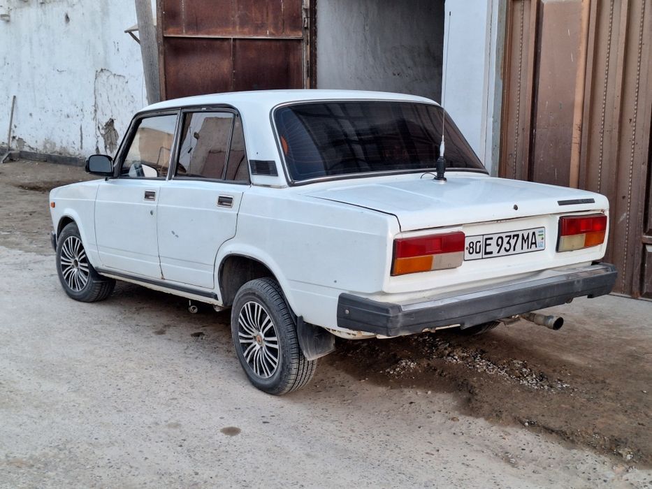 Vaz 2107 srochno sotiladi .dakumenti 100% toʻliq.