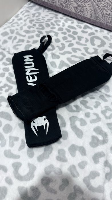 Продам черпешки , футы Venum + перчатки