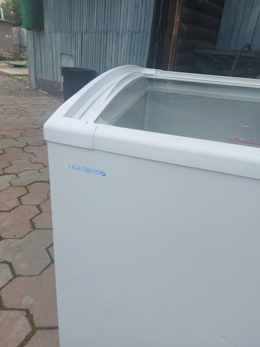 Продам морозильную камеру