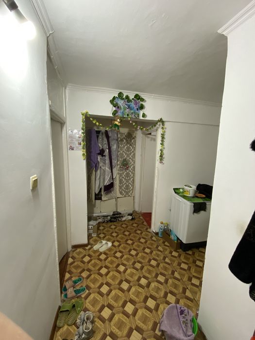 мкр.Ақмешіт 28 домнан 2-бөлмелі үй сатылады.