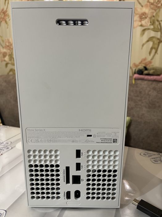 Продаю игровую приставку XBOX X