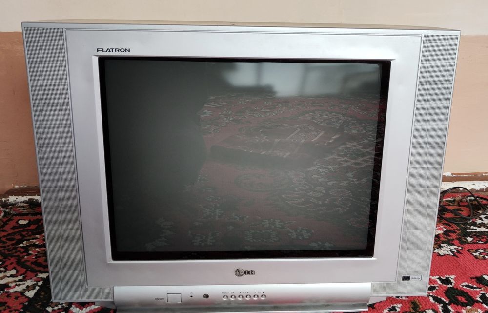 LG  FLATRON телевизор