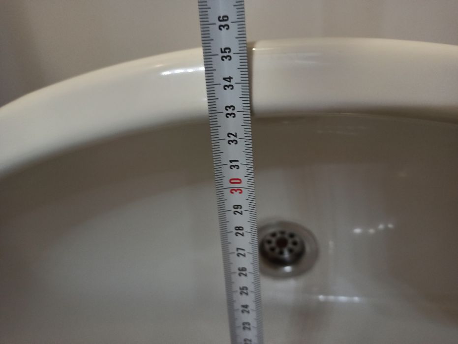 Продавам мивка керамична