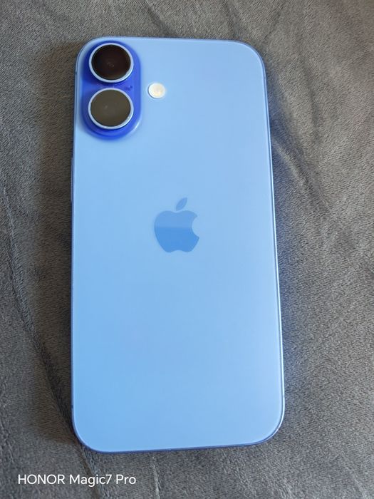 iPhone 16, aquamarine