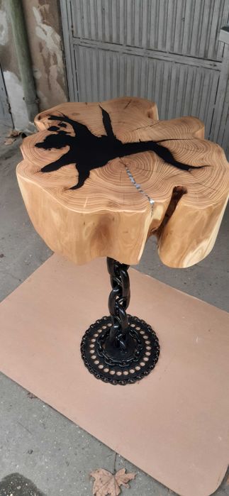 Дизайнерска настолна МАСА