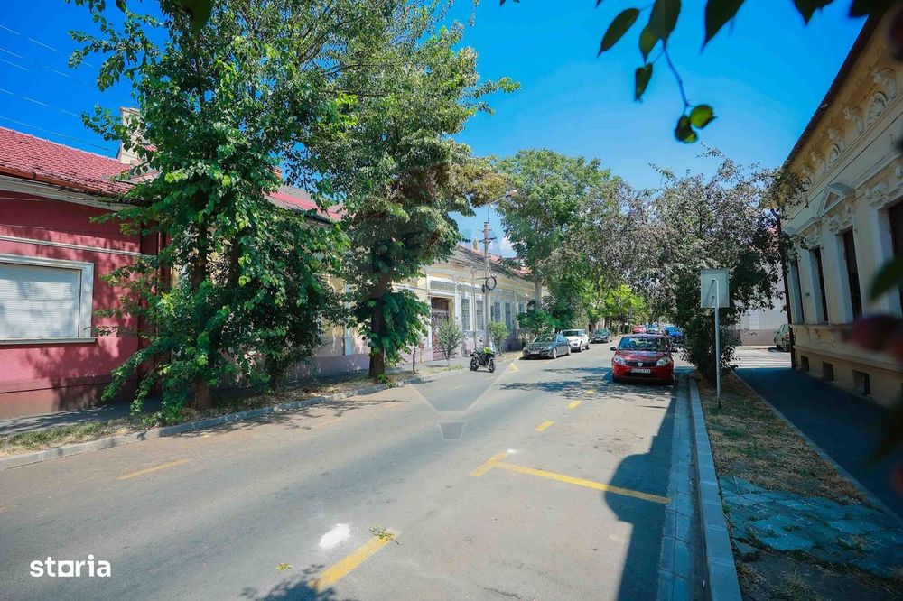 Apartament de vânzare cu 3 camere, str. Cuza Vodă, ultracentral